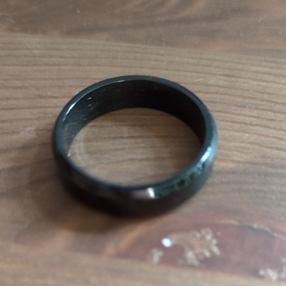 Men's Black Polished Curved Band Ring - Classic Everyday Accessory